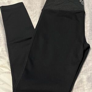 Aritzia | TNA Black Leggings | Size XS